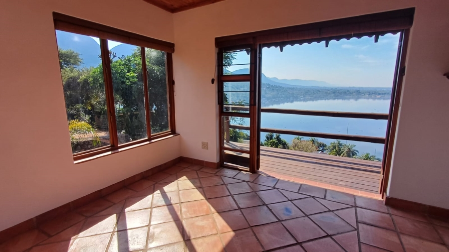 4 Bedroom Property for Sale in Kosmos North West